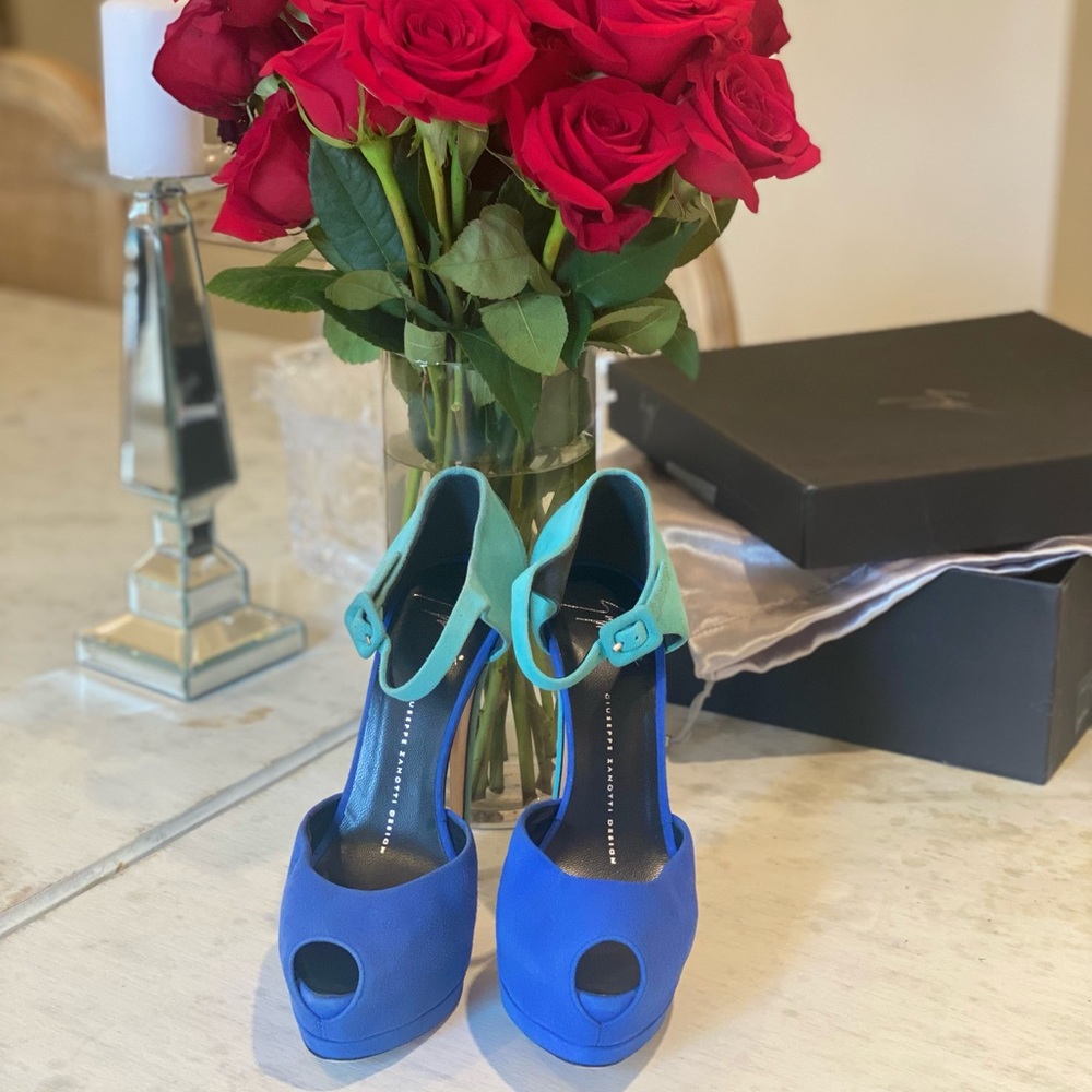Giuseppe Zanotti Suede D'Orsay Pumps